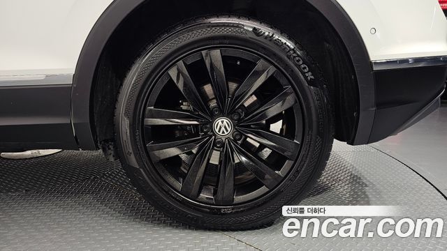 Volkswagen Tiguan (II) 2.0 TDI Prestige 2020 — фото 21