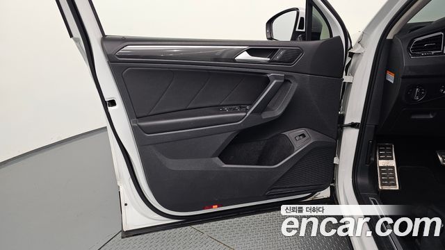 Volkswagen Tiguan (II) 2.0 TDI Prestige 2020 — фото 24