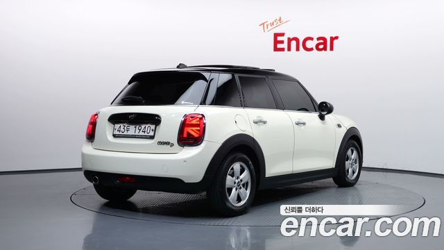 MINI Cooper D 5Door Standard 3rd 2019 — фото 2