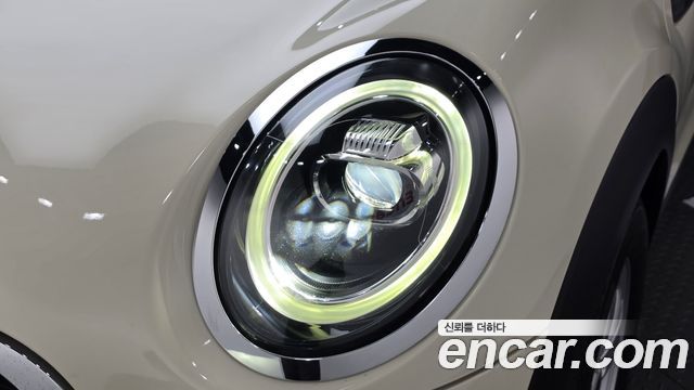 MINI Cooper D 5Door Standard 3rd 2019 — фото 22