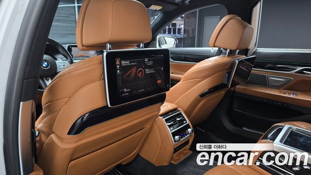 BMW 7 Series (G11) 730Ld xDrive M Sport 2020 — фото 12