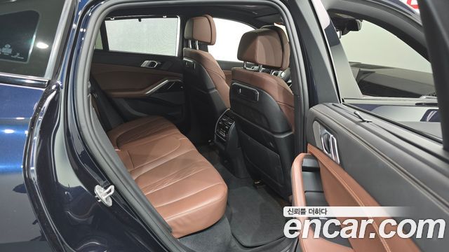 BMW X6 (G06) xDrive40i M Sport 2024 — фото 11