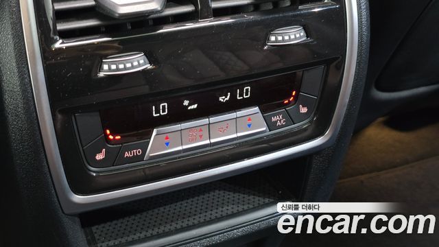BMW X6 (G06) xDrive40i M Sport 2024 — фото 30