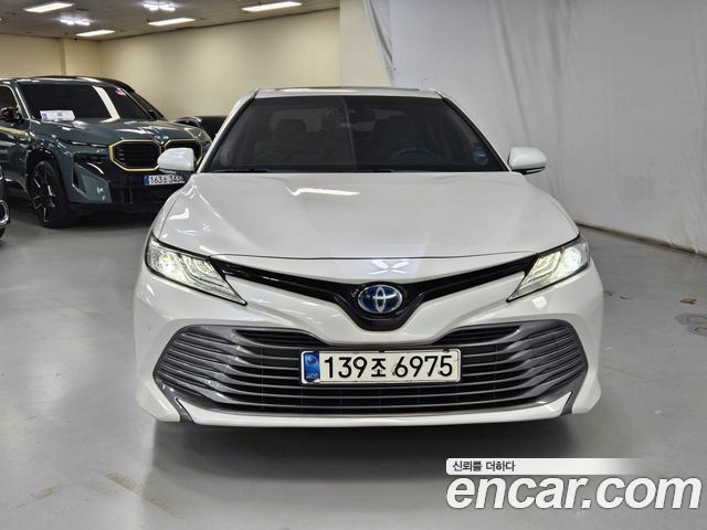 Toyota Camry (XV70) 2.5 XLE Hybrid