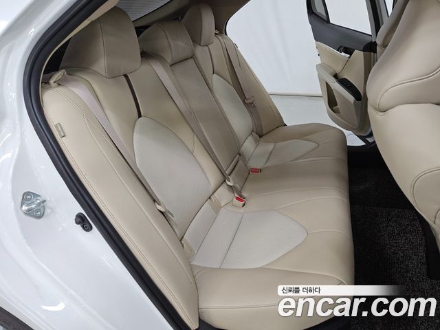 Toyota Camry (XV70) 2.5 XLE Hybrid 2021 — фото 18