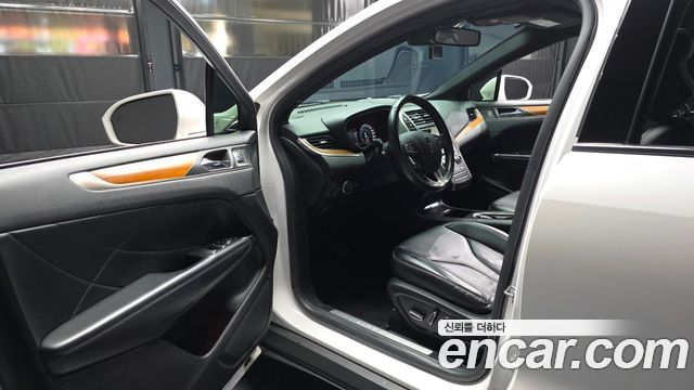 Lincoln MKC 2.0 AWD 2017 — фото 10
