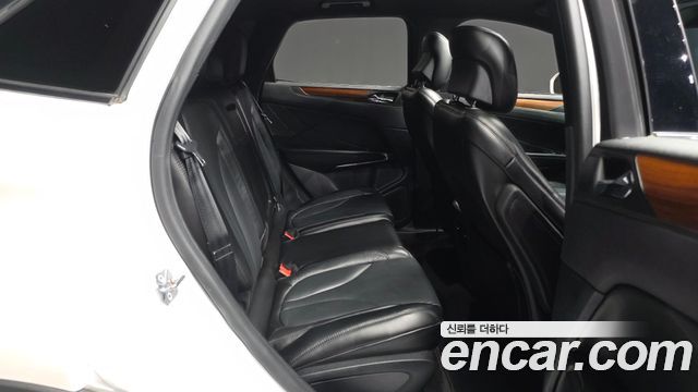 Lincoln MKC 2.0 AWD 2017 — фото 12