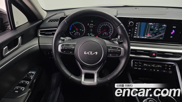 Kia K5 Hybrid (III) Trendy 2023 — фото 13