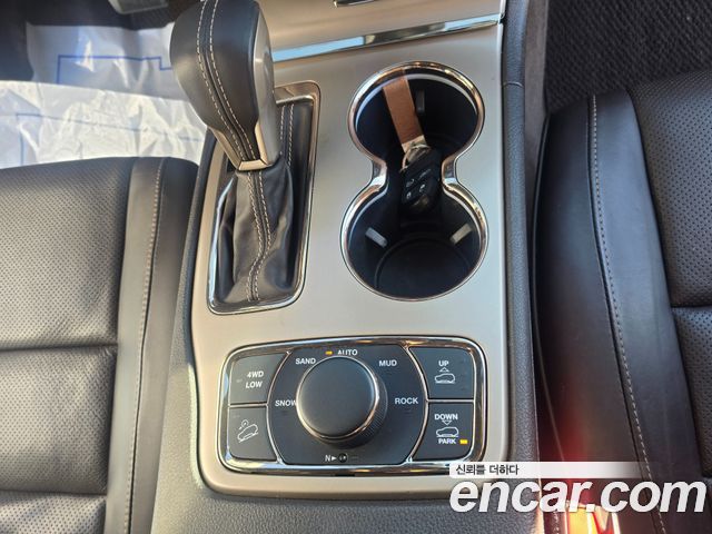 Jeep Grand Cherokee 3.0 Diesel Overland Summit WK2 2016 — фото 16