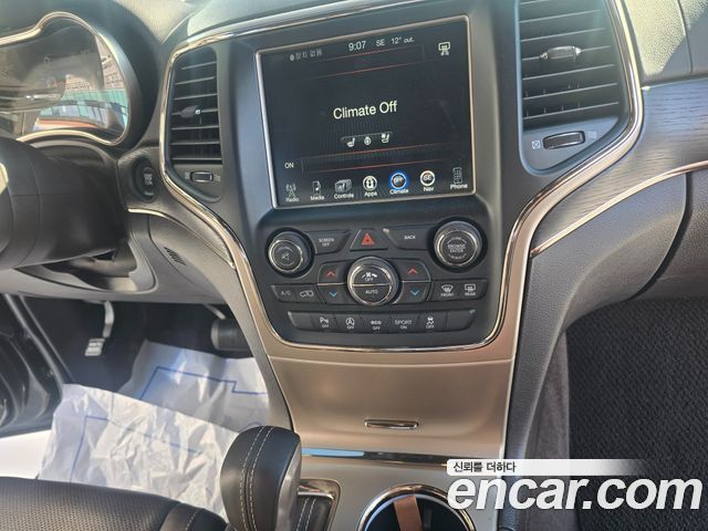 Jeep Grand Cherokee 3.0 Diesel Overland Summit WK2 2016 — фото 17