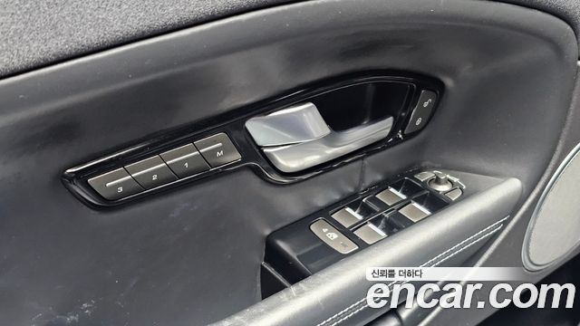 Land Rover Range Rover Evoque 2.0 TD4 HSE Dynamic Convertible 2017 — фото 15