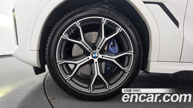 BMW X6 (G06) xDrive40i M Sport 2022 — фото 5