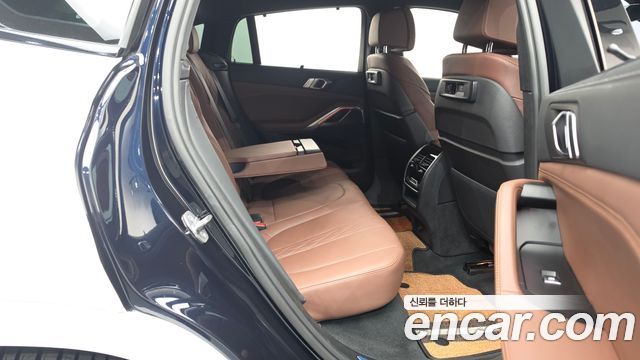 BMW X6 (G06) xDrive40i M Sport 2022 — фото 11