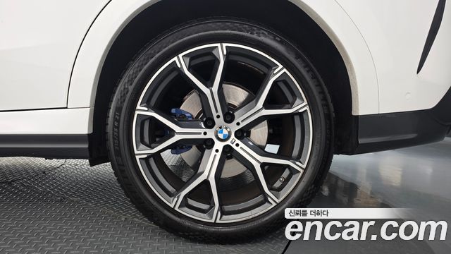 BMW X6 (G06) xDrive40i M Sport 2022 — фото 21