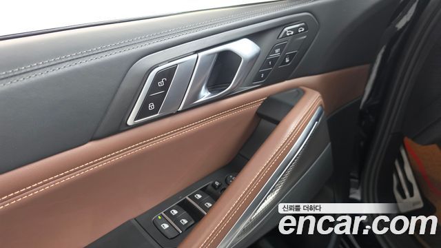 BMW X6 (G06) xDrive40i M Sport 2022 — фото 32