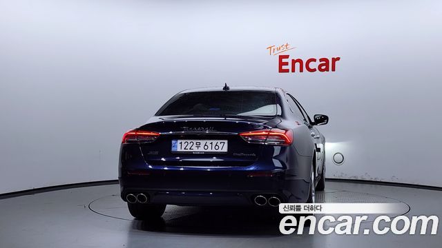 Maserati Quattroporte S Q4 3.0 V6 2018 — фото 4