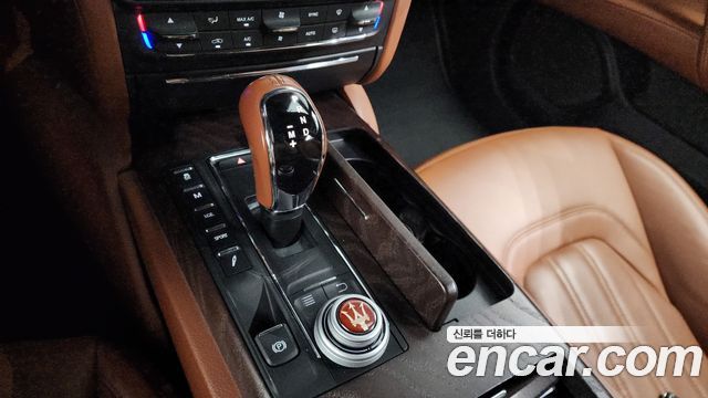 Maserati Quattroporte S Q4 3.0 V6 2018 — фото 9