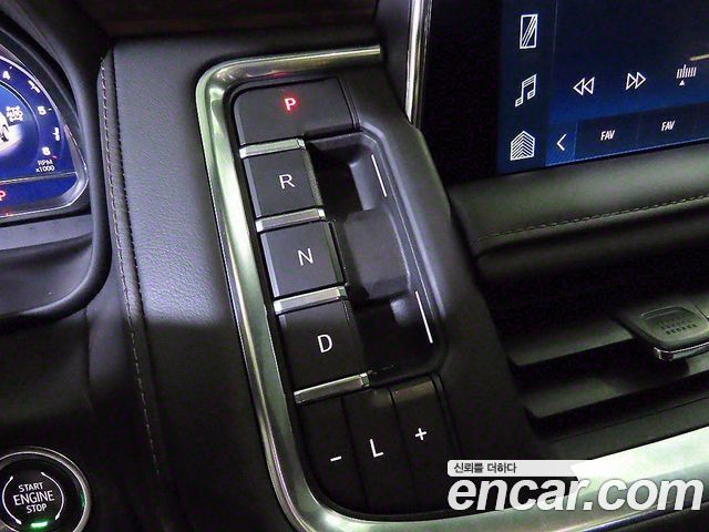 Chevrolet Tahoe 6.2 High Country 4WD 2022 — фото 17