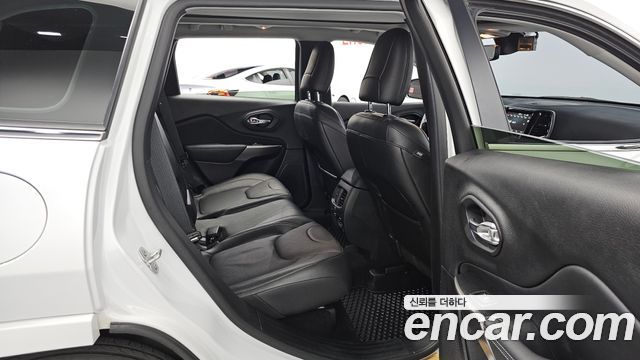 Jeep Cherokee (KL) 3.2 Overland AWD 2021 — фото 12