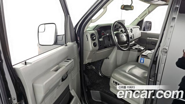 Ford E-Series E-350 2012 — фото 10