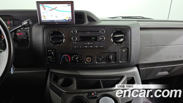 Ford E-Series E-350 2012 — фото 14