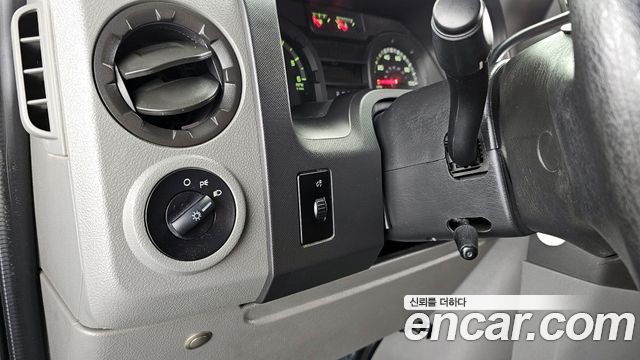 Ford E-Series E-350 2012 — фото 16