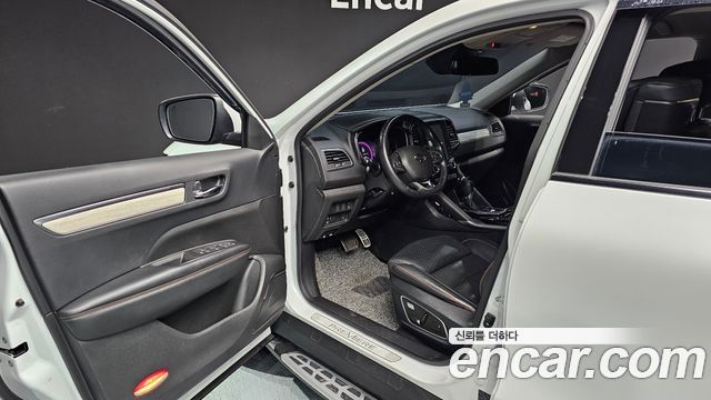 Renault Korea QM6 2.0 LPe Premiere 2WD 2022 — фото 11