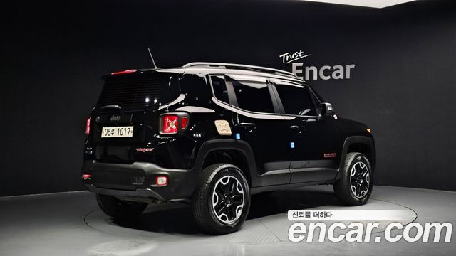 Jeep Renegade 2.0 Diesel Tailhawk AWD 2017 — фото 2
