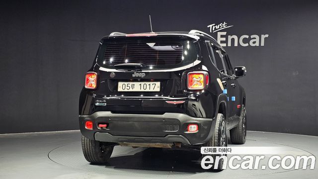 Jeep Renegade 2.0 Diesel Tailhawk AWD 2017 — фото 4
