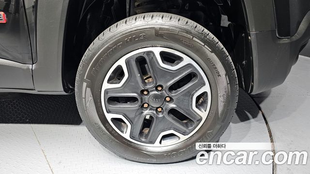 Jeep Renegade 2.0 Diesel Tailhawk AWD 2017 — фото 5