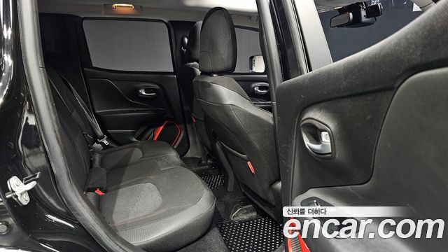 Jeep Renegade 2.0 Diesel Tailhawk AWD 2017 — фото 11