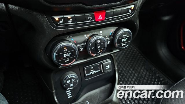 Jeep Renegade 2.0 Diesel Tailhawk AWD 2017 — фото 17