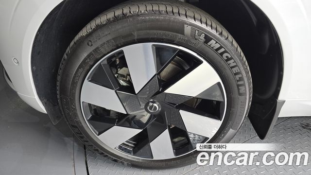 Volvo XC60 (II) T8 Ultra Bright 2025 — фото 5