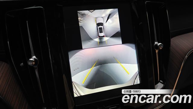 Volvo XC60 (II) T8 Ultra Bright 2025 — фото 15