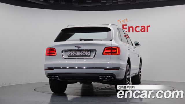 Bentley Bentayga 4.0 V8 2019 — фото 4