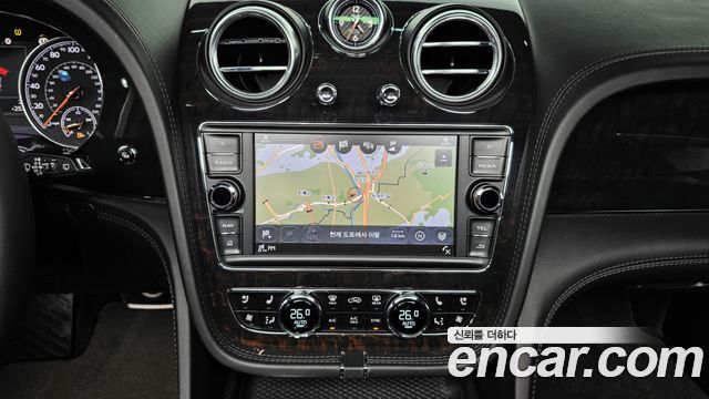 Bentley Bentayga 4.0 V8 2019 — фото 13