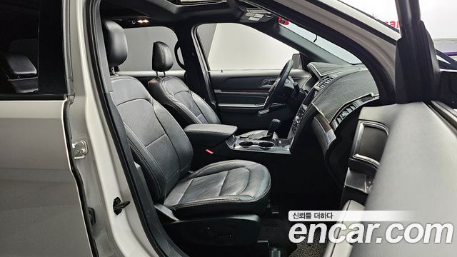 Ford Explorer 2.3 Limited 4WD 5th 2019 — фото 10