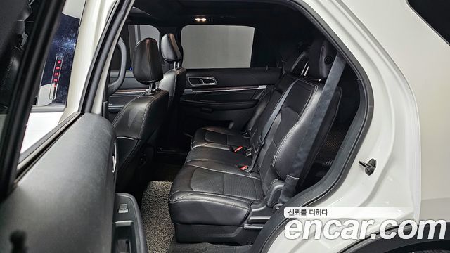 Ford Explorer 2.3 Limited 4WD 5th 2019 — фото 12