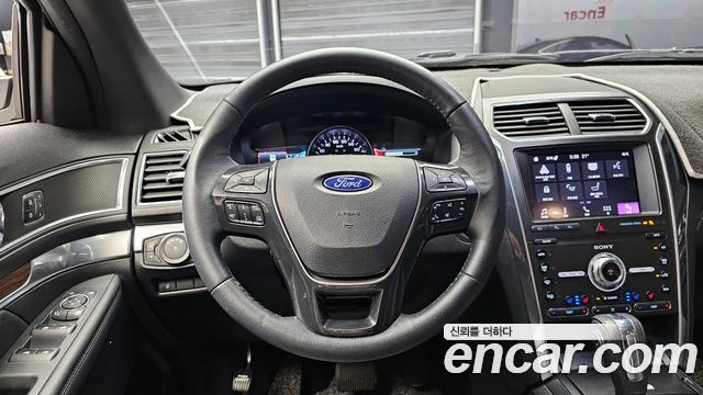 Ford Explorer 2.3 Limited 4WD 5th 2019 — фото 13