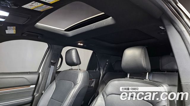 Ford Explorer 2.3 Limited 4WD 5th 2019 — фото 19