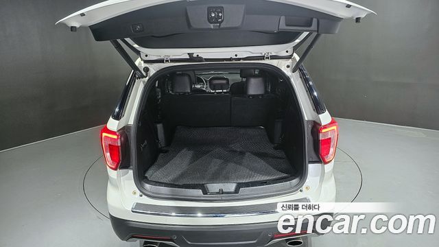 Ford Explorer 2.3 Limited 4WD 5th 2019 — фото 20