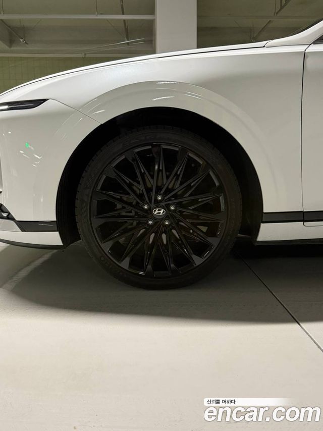 Hyundai Grandeur (GN7) 2,5 Gasoline 2WD Premium 2023 — фото 17