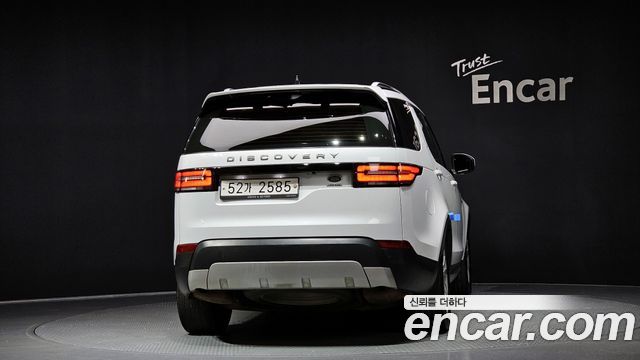 Land Rover Discovery 5 3.0 TD6 HSE 2017 — фото 4