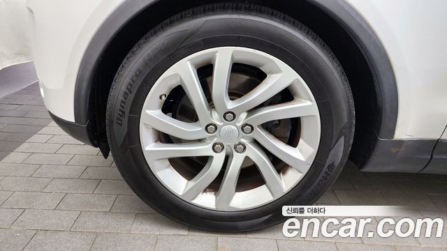Land Rover Discovery 5 3.0 TD6 HSE 2017 — фото 5