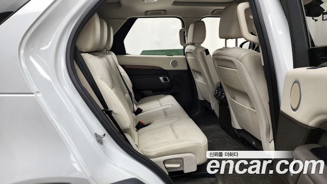Land Rover Discovery 5 3.0 TD6 HSE 2017 — фото 12