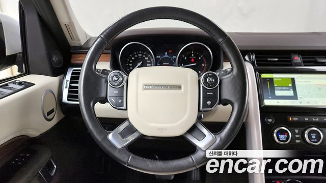 Land Rover Discovery 5 3.0 TD6 HSE 2017 — фото 13