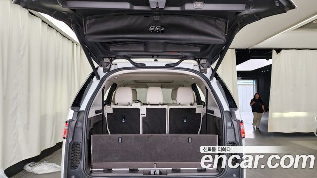 Land Rover Discovery 5 3.0 TD6 HSE 2017 — фото 20