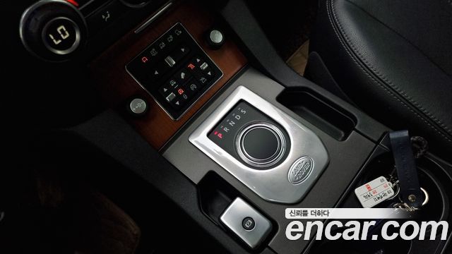 Land Rover Discovery 4 3.0 SDV6 SE 2016 — фото 9