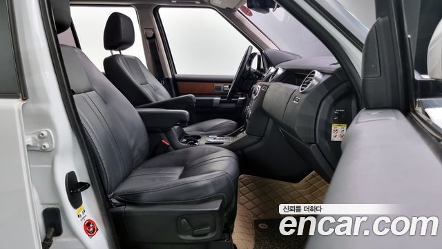 Land Rover Discovery 4 3.0 SDV6 SE 2016 — фото 10