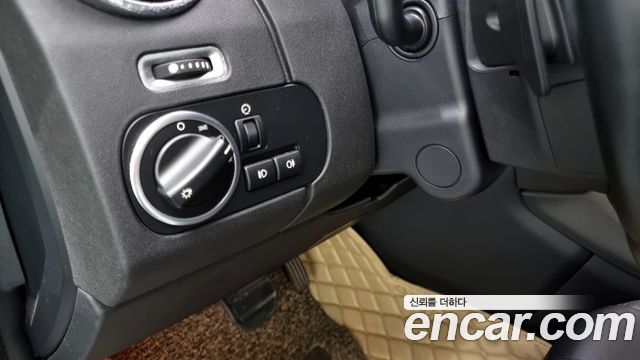 Land Rover Discovery 4 3.0 SDV6 SE 2016 — фото 16